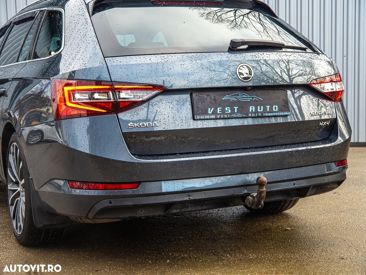 Skoda Superb Combi 2.0 TDI DSG 4X4 Laurin & Klement - 39