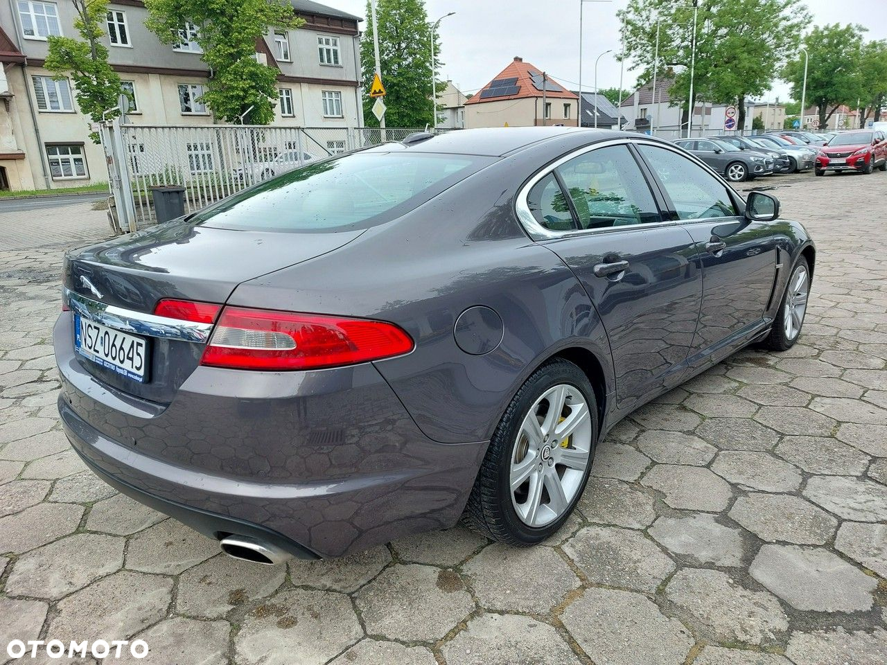 Jaguar XF 2.7 V6 D Premium Luxury - 8
