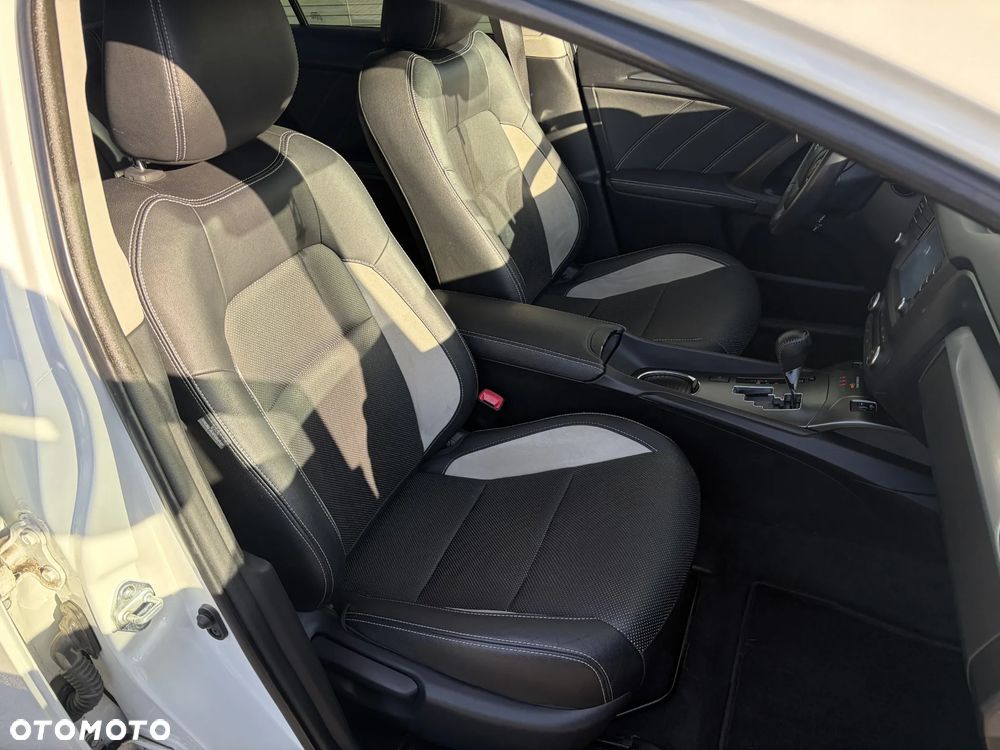 Toyota Avensis 1.8 Prestige MS - 30
