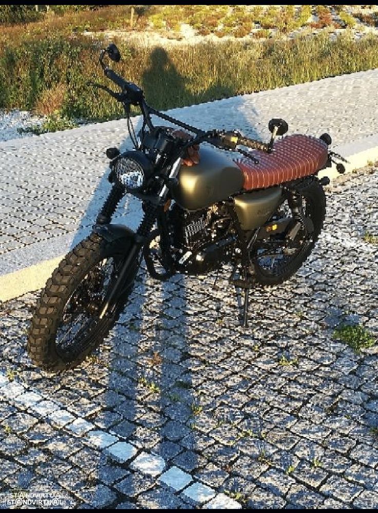 Mutt Hilts Green - 1