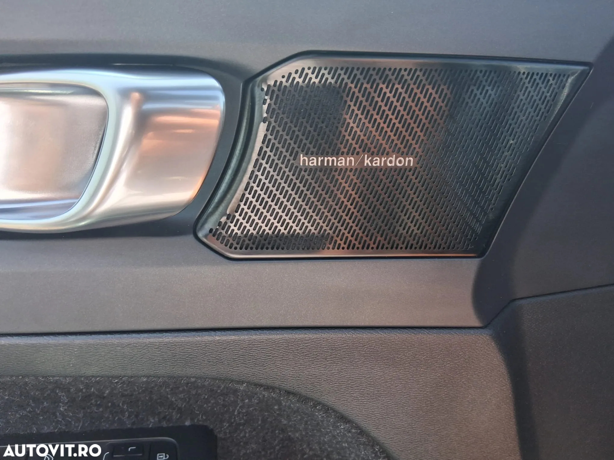 Volvo XC 40 D4 AWD Geartronic R-Design - 9