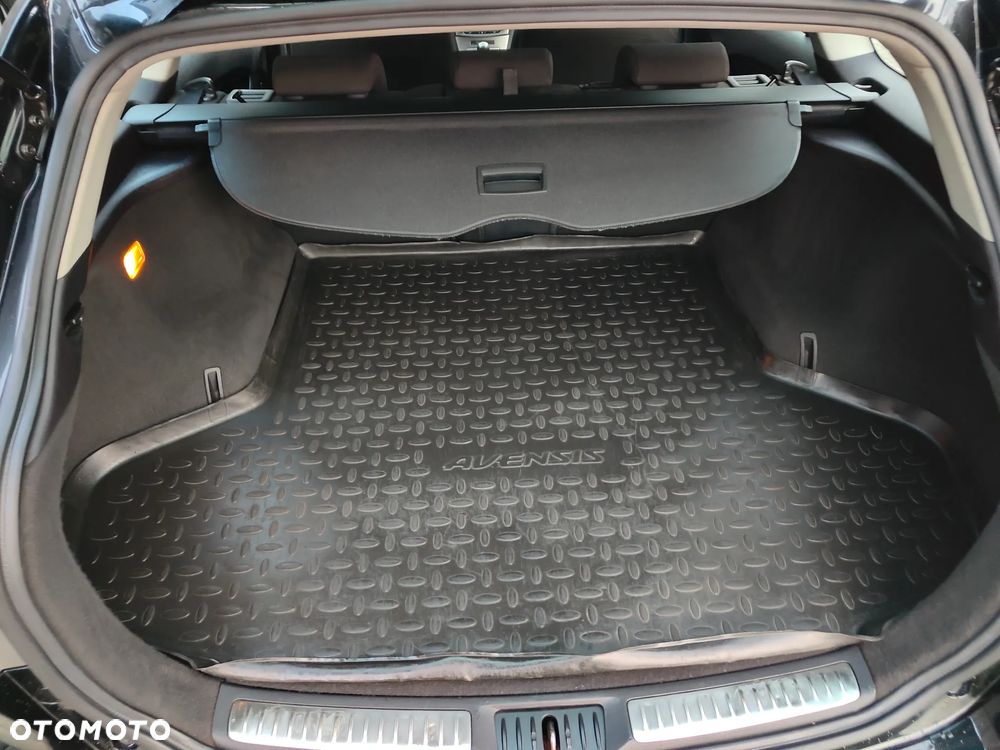 Toyota Avensis - 19