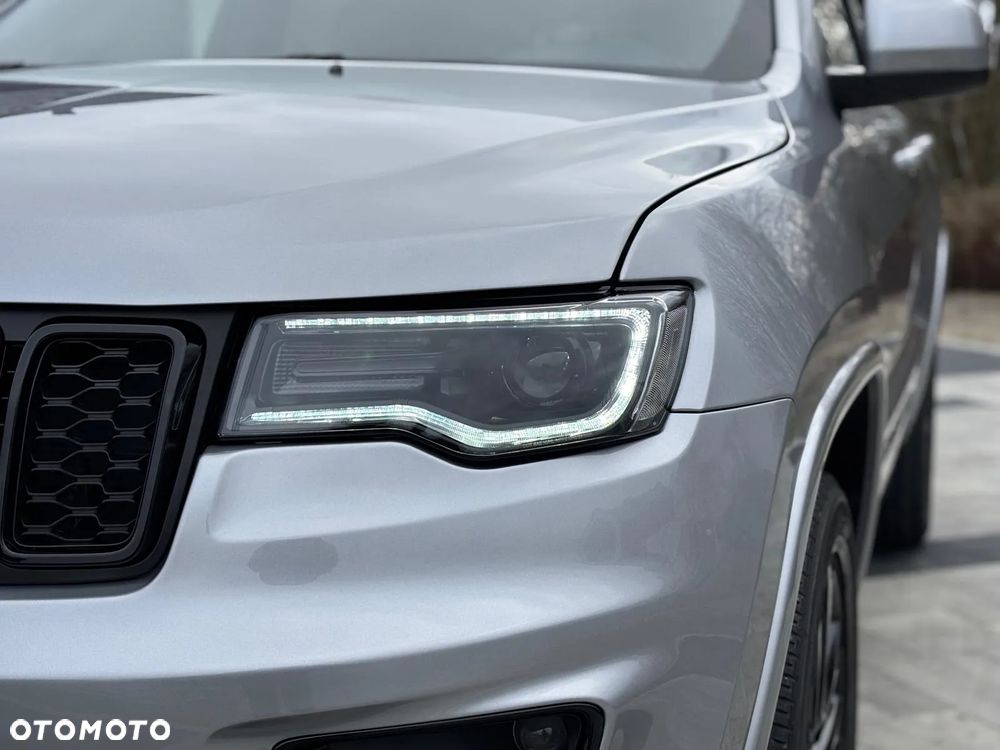 Jeep Grand Cherokee - 19