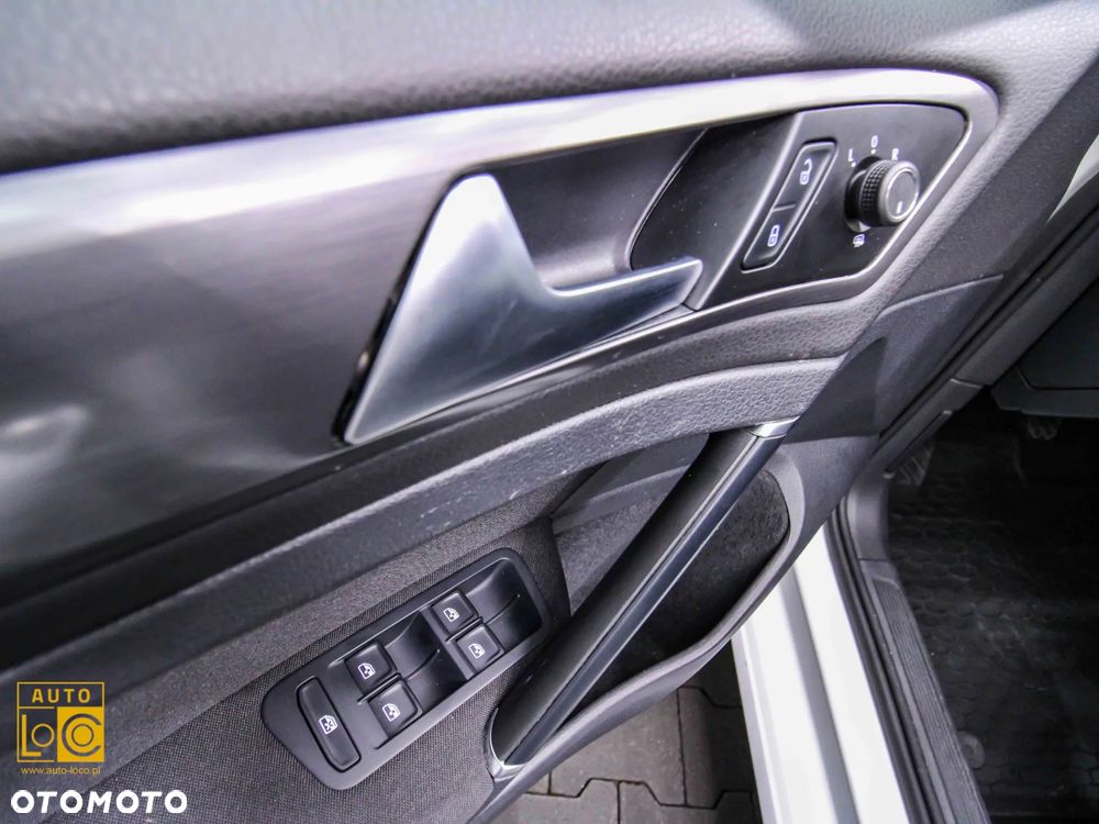 Volkswagen Golf 1.6 TDI BMT Comfortline - 27