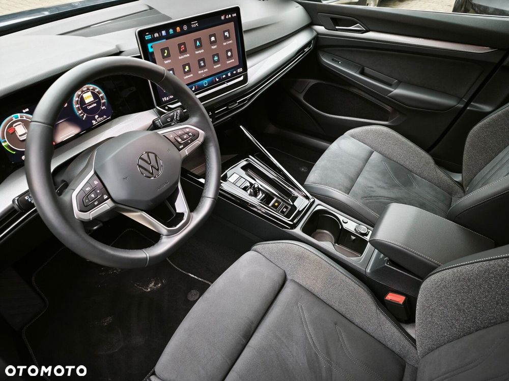 Volkswagen Golf 1.5 TSI EHybrid PHEV 150kW Style DSG - 7