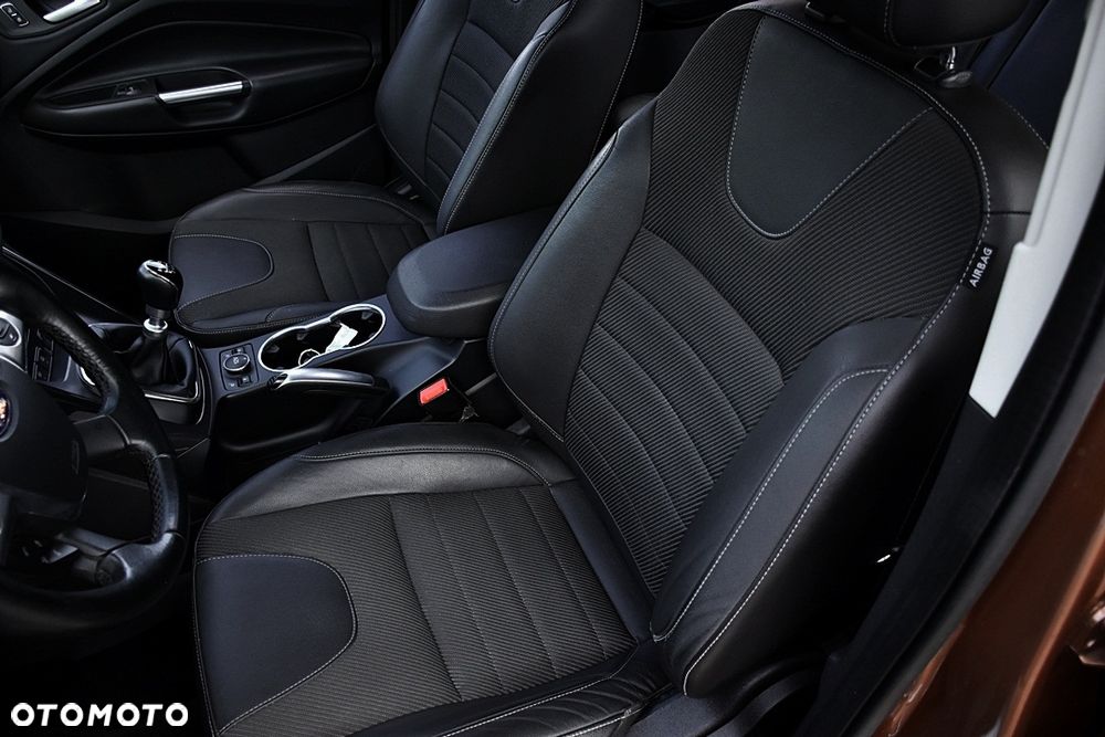 Ford Kuga 2.0 TDCi 2x4 Titanium - 31