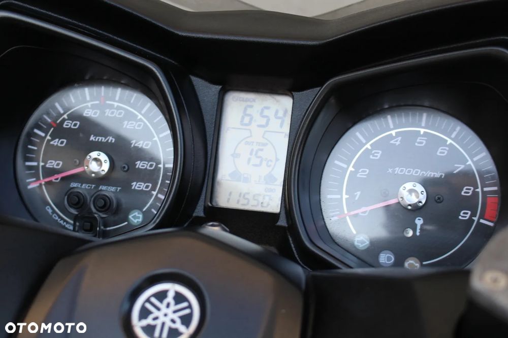 Yamaha X-max - 29