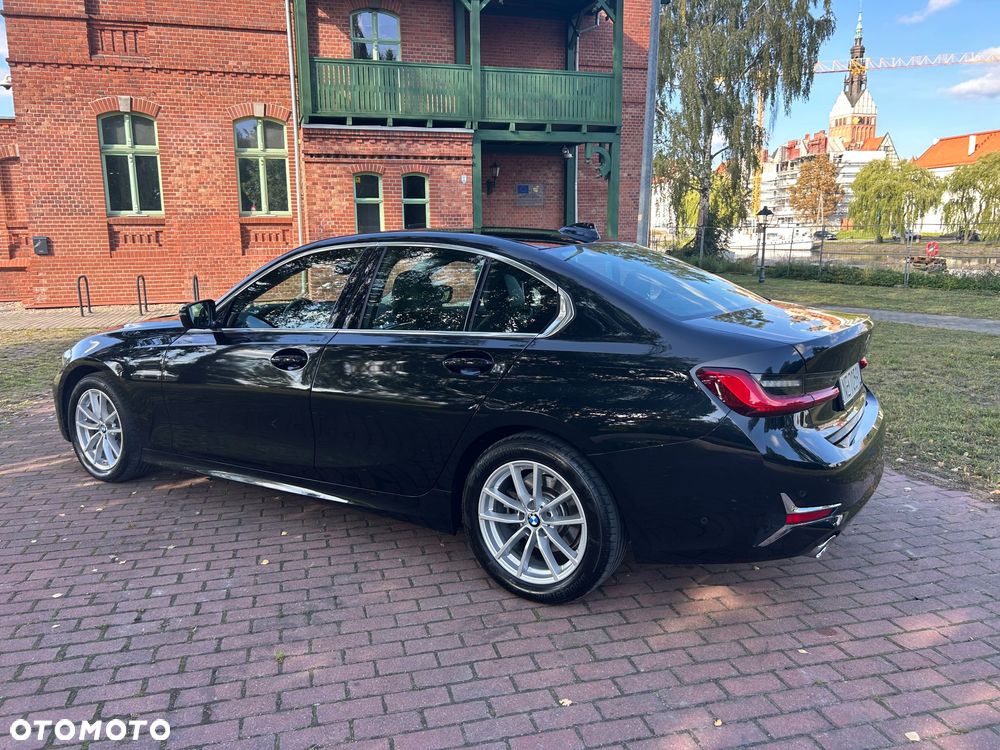 BMW Seria 3 320d MHEV Luxury Line - 1