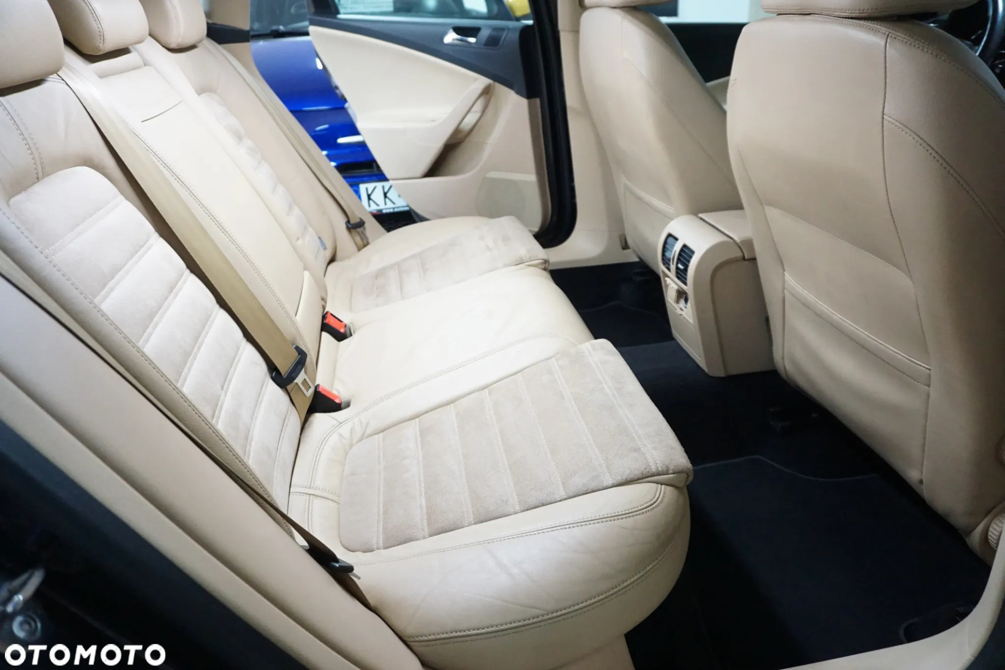 Volkswagen Passat 2.0 TDI DPF Highline - 20