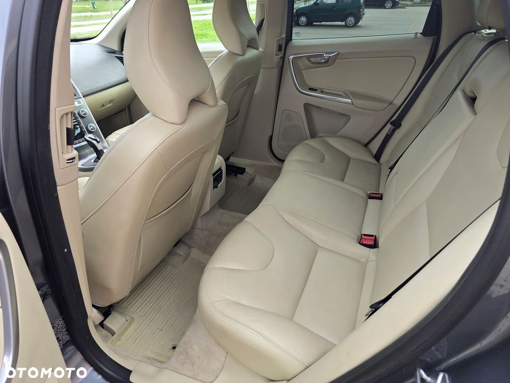 Volvo XC 60 T5 Geartronic Summum - 9