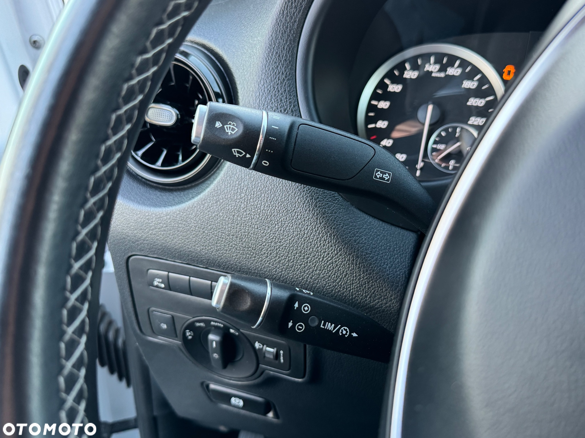 Mercedes-Benz Vito - 32