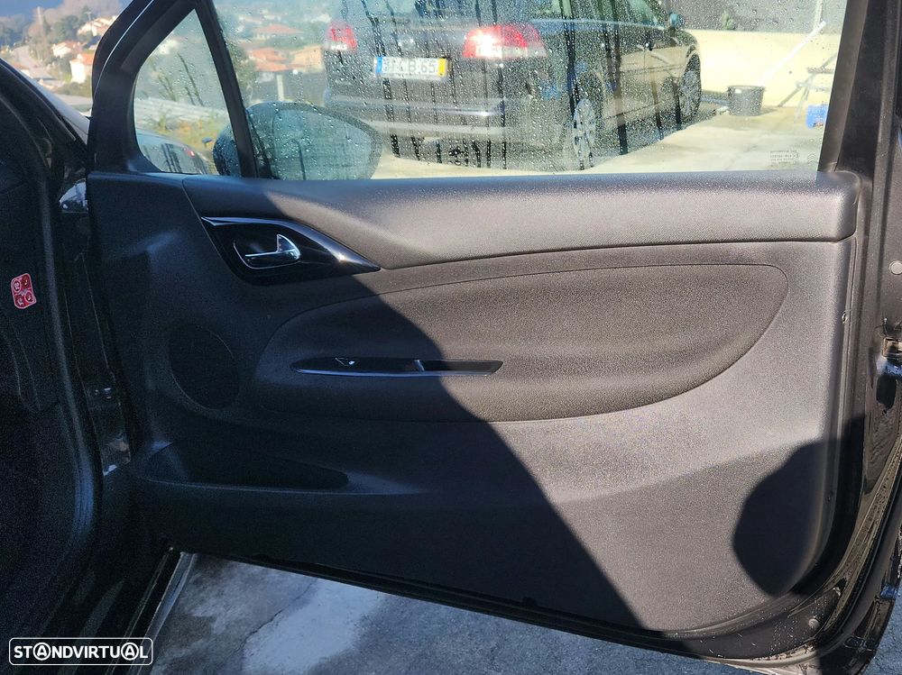 Citroën DS3 1.6 e-HDi So Chic - 14