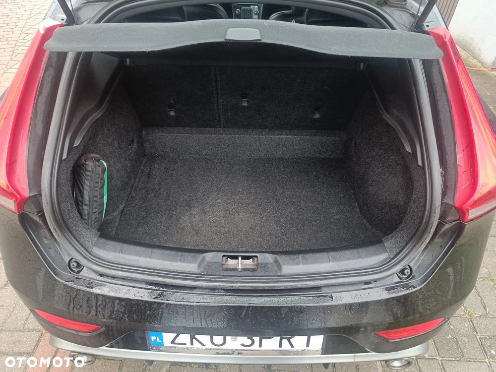 Volvo V40 D2 RDesign - 11