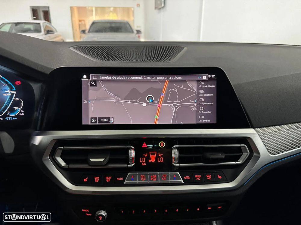 BMW 330 e Touring Pack M Auto - 27