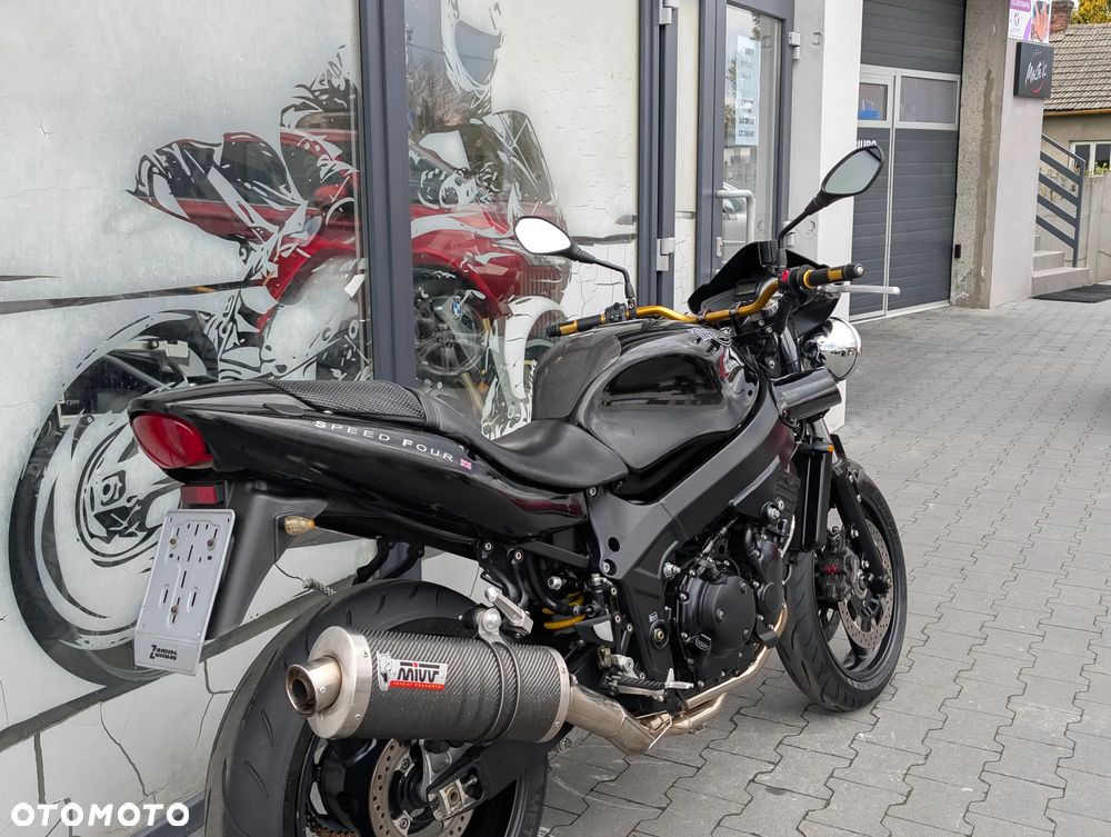 Triumph Speed Four - 13