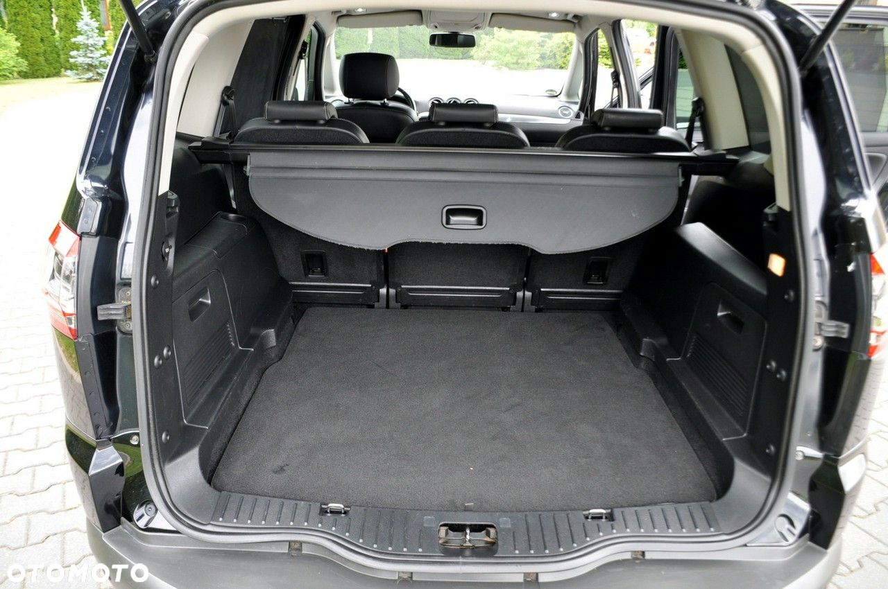 Ford S-Max - 38