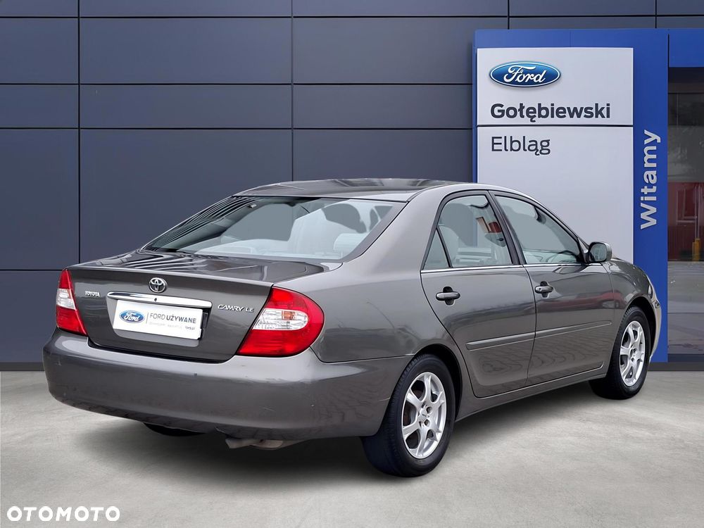 Toyota Camry 2.4 XLE - 4
