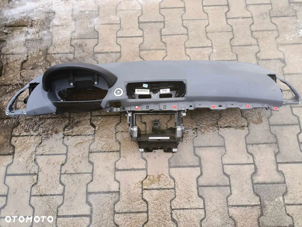 Deska rozdzielcza konsola BMW E87 Europa szara poduszka