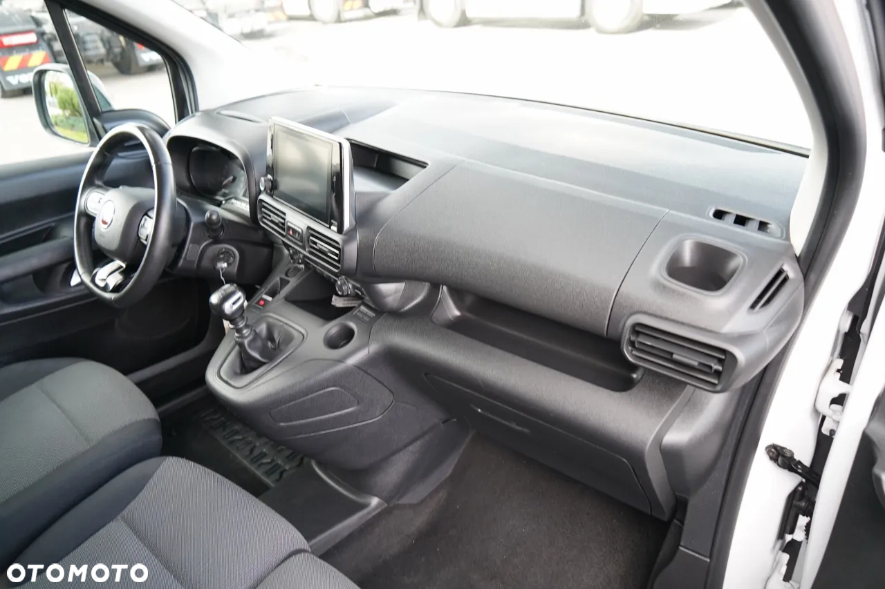 Fiat DOBLO  / FURGON / BLASZAK / 2023 R  / SPROWADZONY - 34
