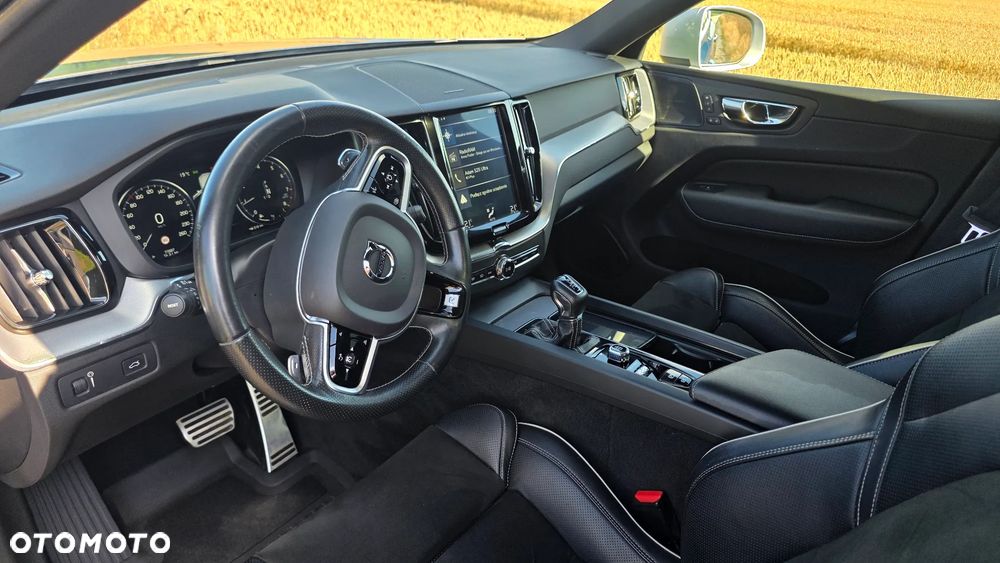Volvo XC 60 T5 R-Design - 6