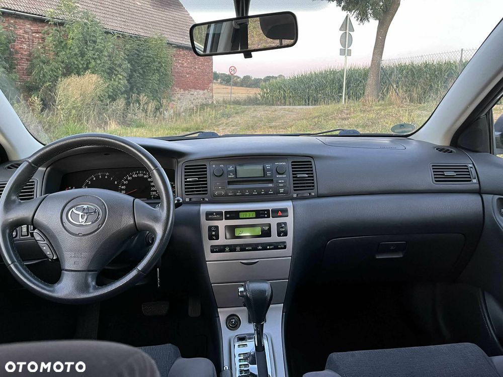 Toyota Corolla 1.6 VVT-i Sol (air6) - 4