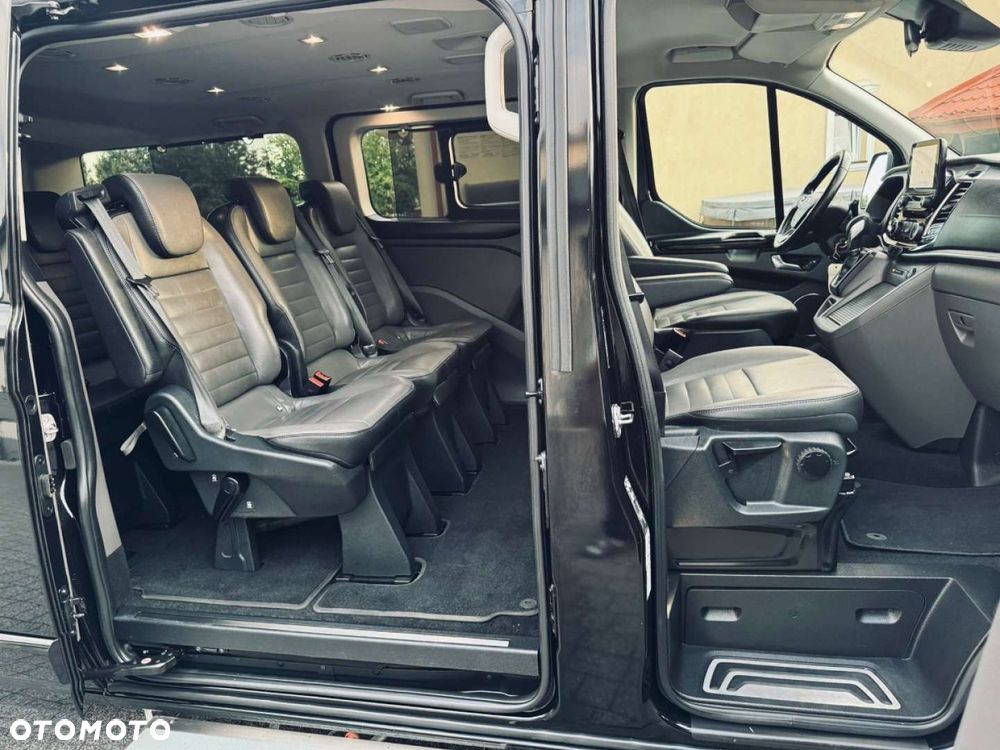 Ford Tourneo Custom - 13