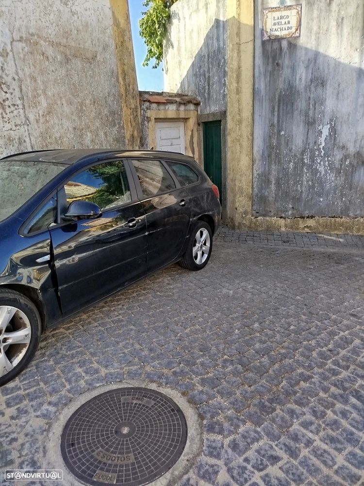 Opel Astra Sports Tourer - 2