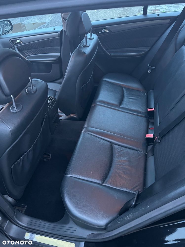 Mercedes-Benz Klasa C 320 T Avantgarde - 14