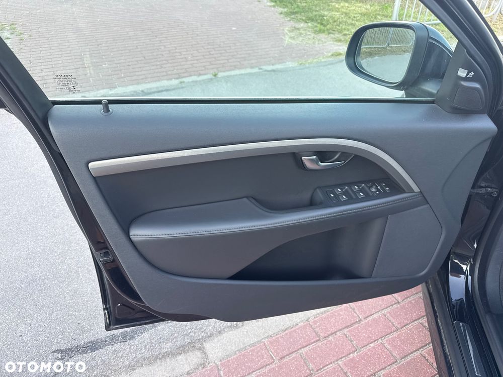Volvo V70 D5 AWD Geartronic Momentum - 27