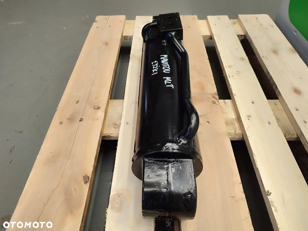 Siłownik hydrauliczny poziomowania karetki MANITOU MLT - 8