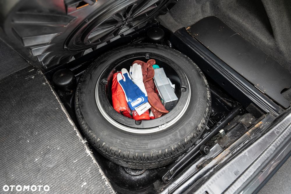 Mercedes-Benz W124 (1984-1993) - 25