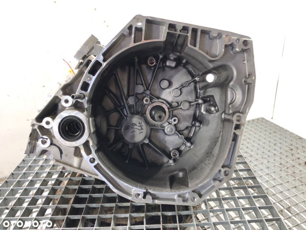 SKRZYNIA BIEGÓW  RENAULT KADJAR (HA_, HL_) 2015 - 2022 1.3 TCe 140 103 kW [140 KM] benzyna 2018 - - 1