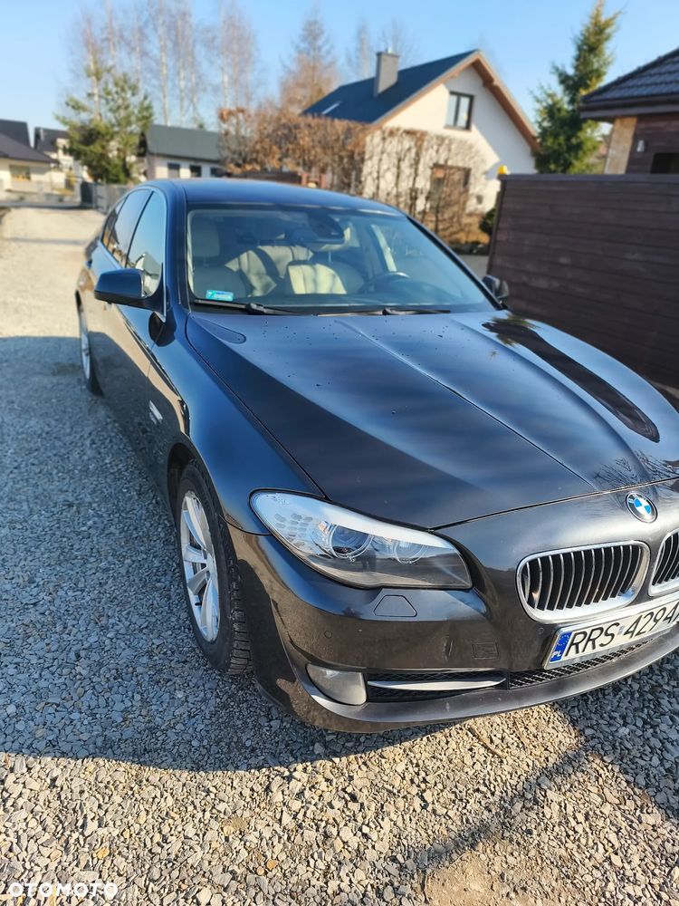 BMW Seria 5 525d xDrive Sport-Aut Luxury Line - 4