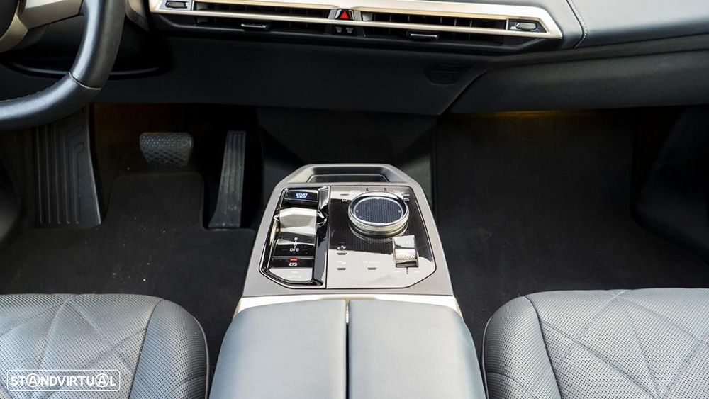 BMW iX xDrive 40 Pack Desportivo - 44