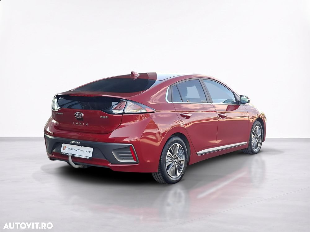 Hyundai IONIQ - 7