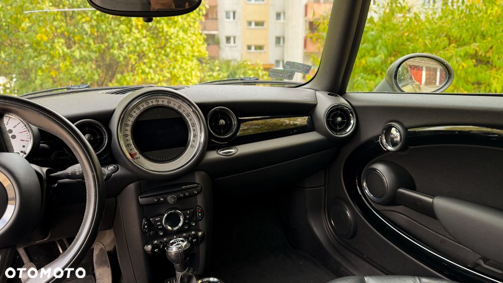 MINI Cooper Standard - 10