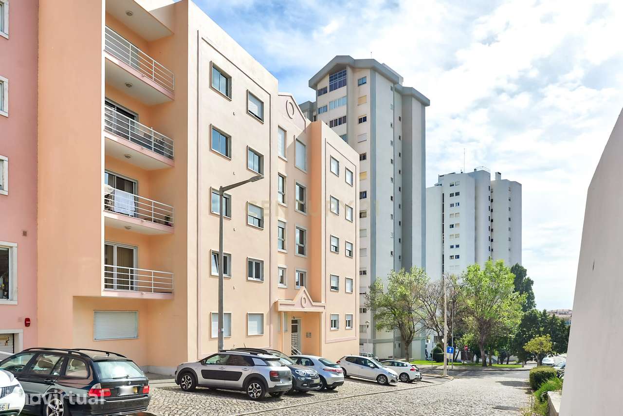 Apartamento T2 com Vista Mar, 2 lugares de garagem na Parede, Cascais - Grande imagem: 2/16