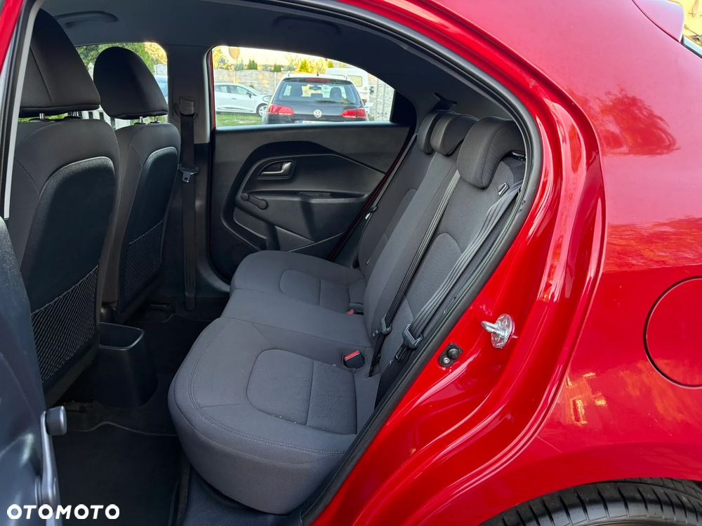 Kia Rio - 17