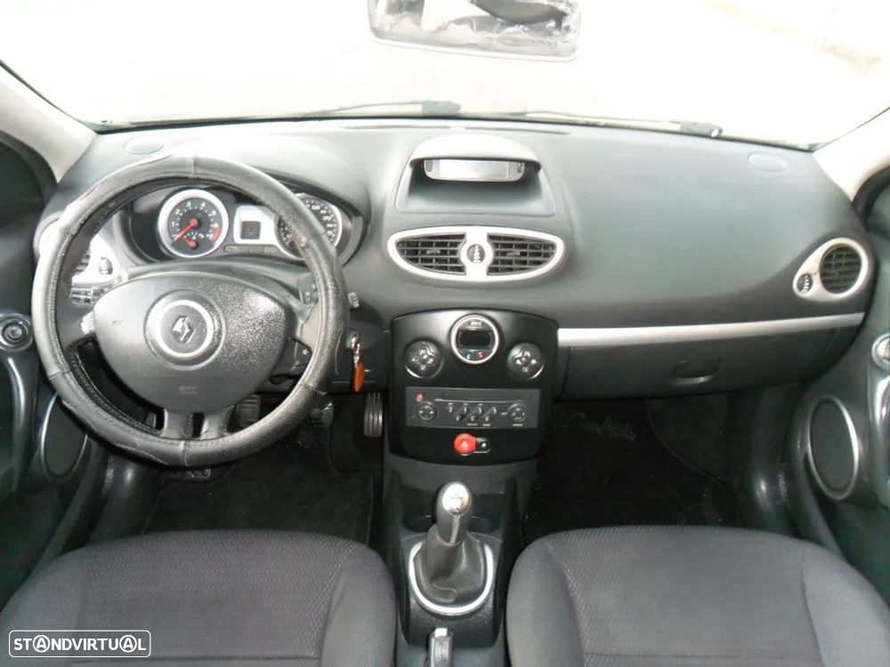Renault Clio 1.2 16V Dynamique Luxe - 14