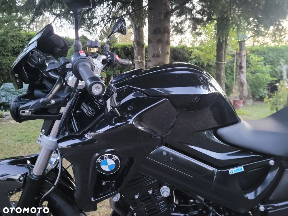 BMW F - 17