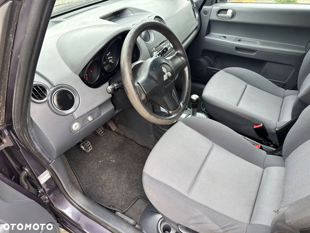 Mitsubishi Colt - 29