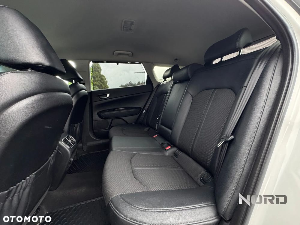 Kia Optima Plug-in Hybrid - 19