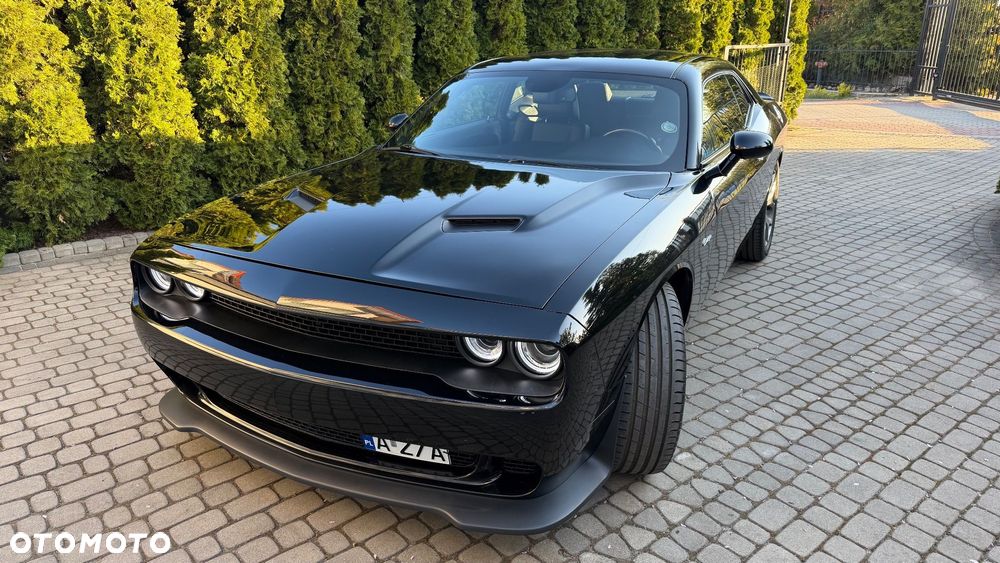 Dodge Challenger - 1