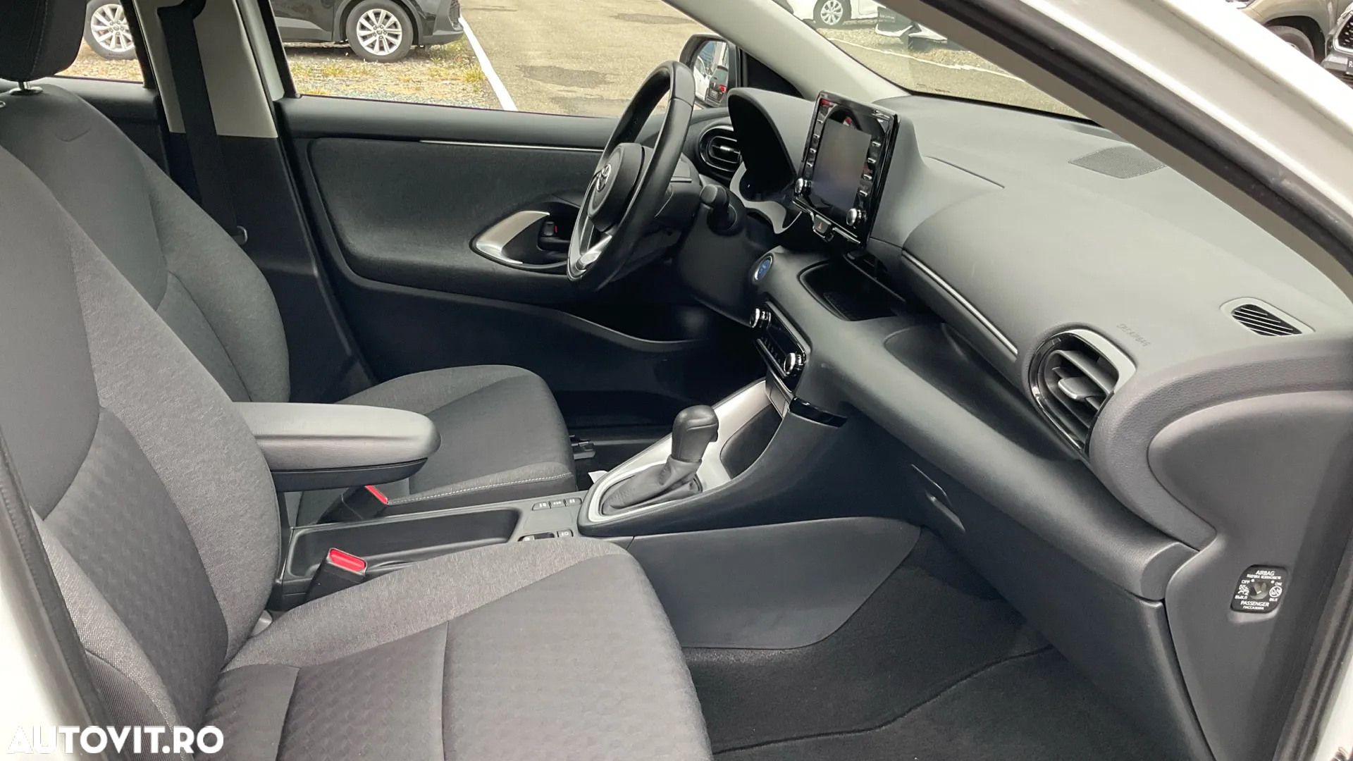Toyota Yaris 1.5 VVT-i HSD Active - 4