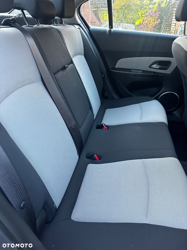 Chevrolet Cruze - 11