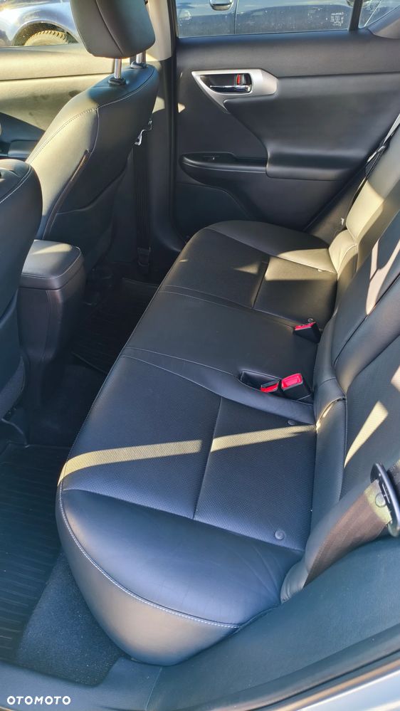 Lexus CT 200h Prestige - 14