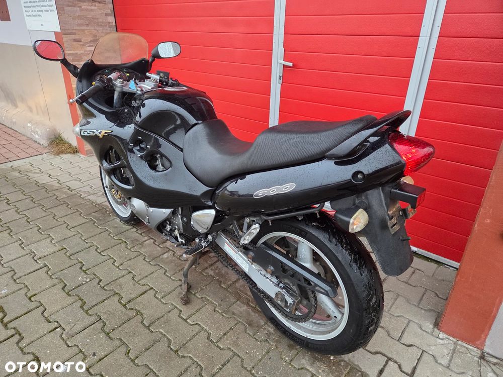 Suzuki GSX - 6
