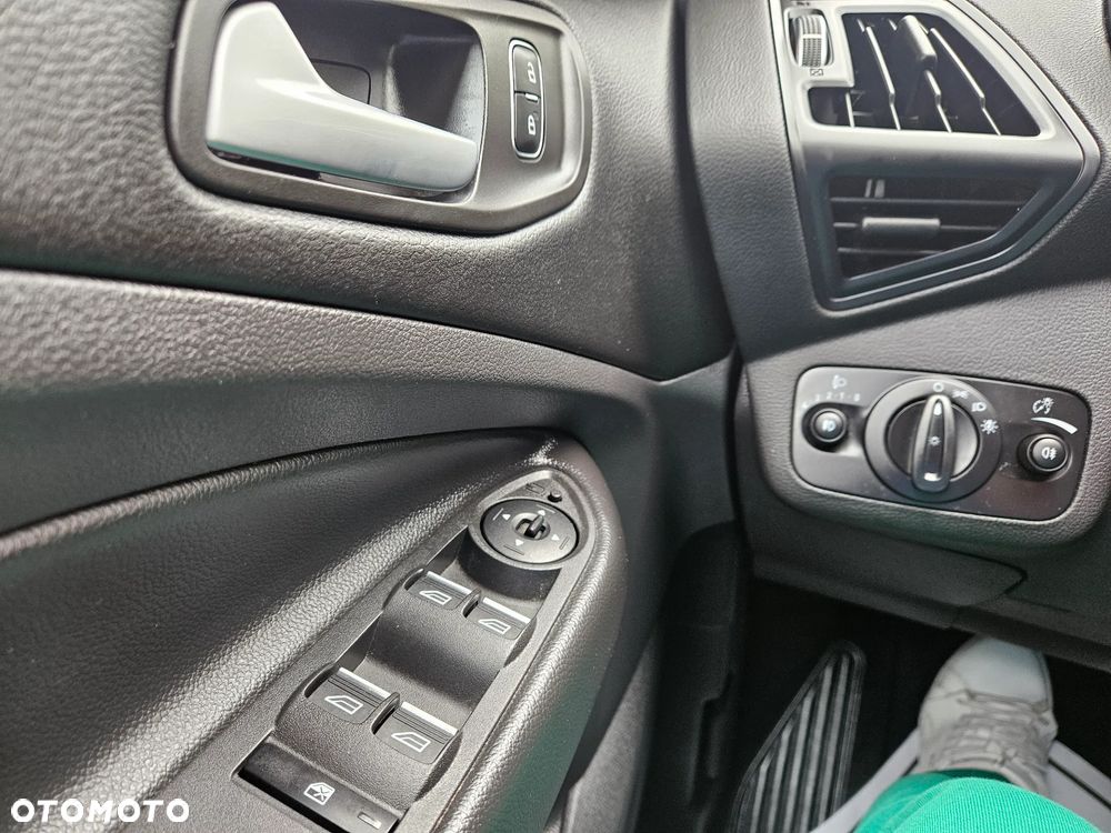 Ford Kuga - 14