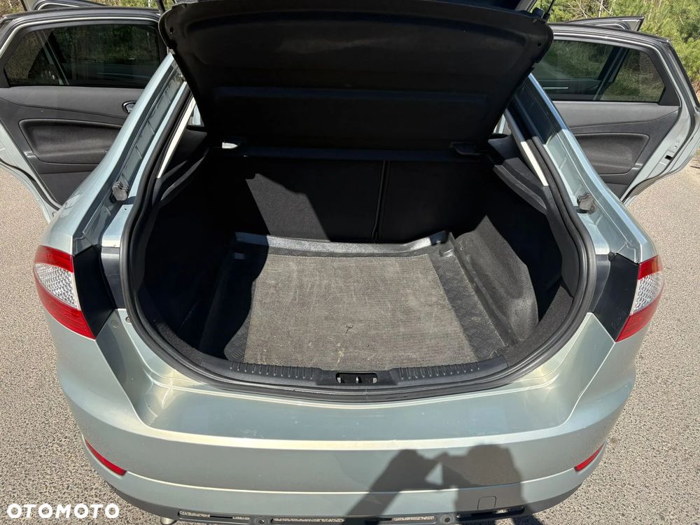 Ford Mondeo 2.0 Ghia X - 12