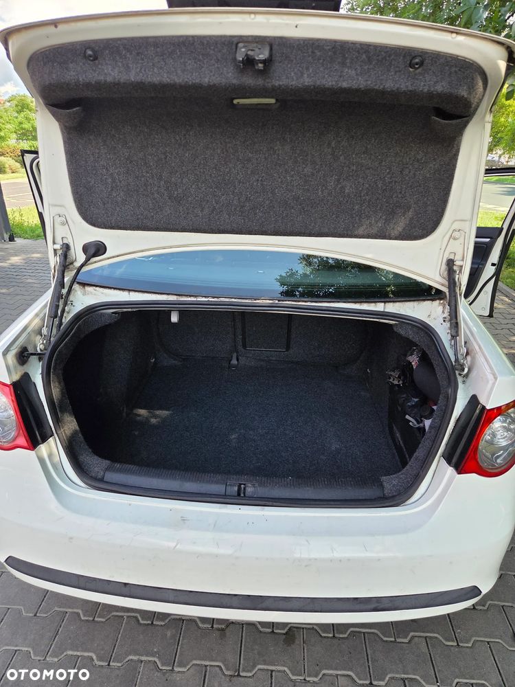 Volkswagen Jetta 1.9 TDI Comfortline - 6